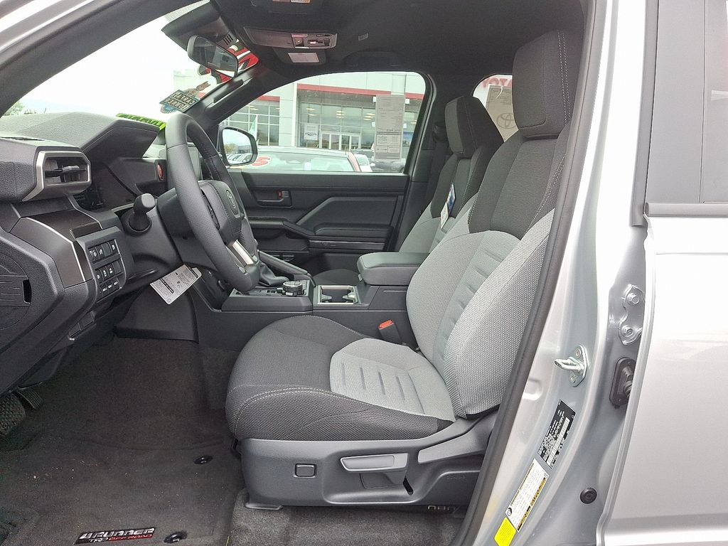 Thumbnail: 2025 Toyota 4Runner - 13