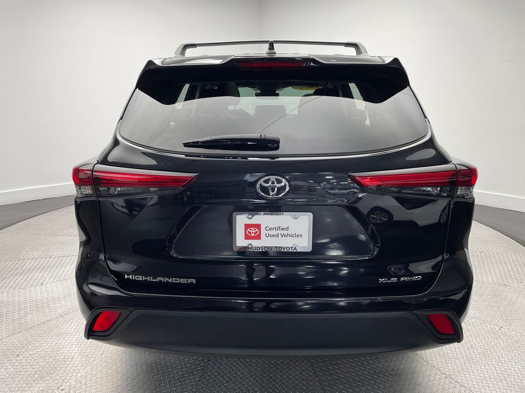 Thumbnail: 2022 Toyota Highlander - 6