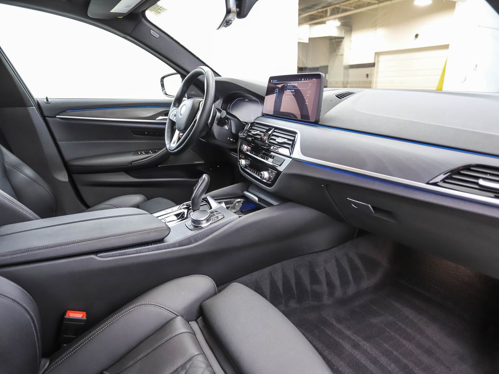 Thumbnail: 2023 BMW 5 Series - 30