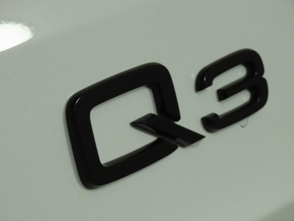 Thumbnail: 2025 Audi Q3 - 9