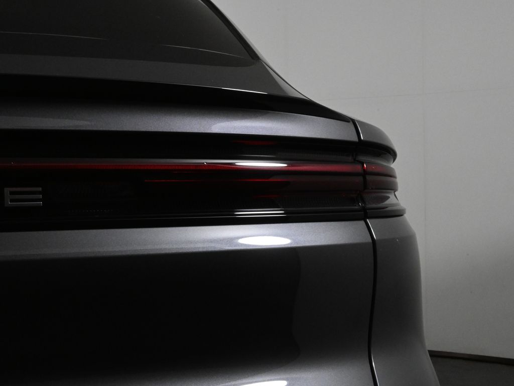 Thumbnail: 2025 Porsche  - 14