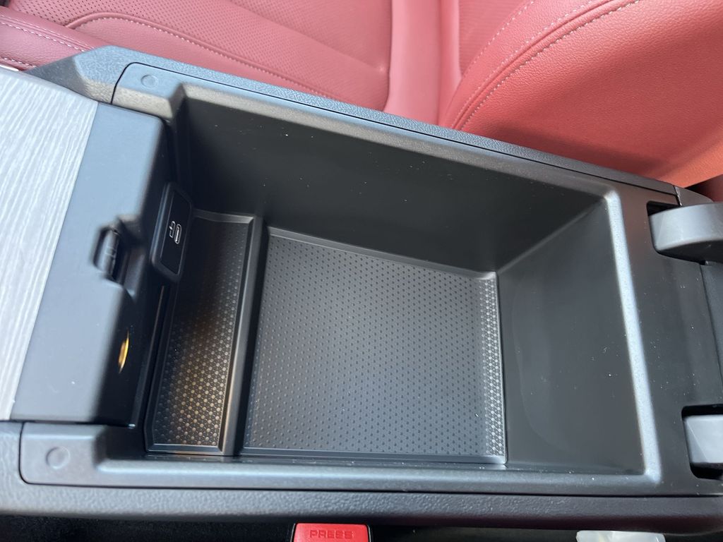 Thumbnail: 2026 BMW i4 - 17