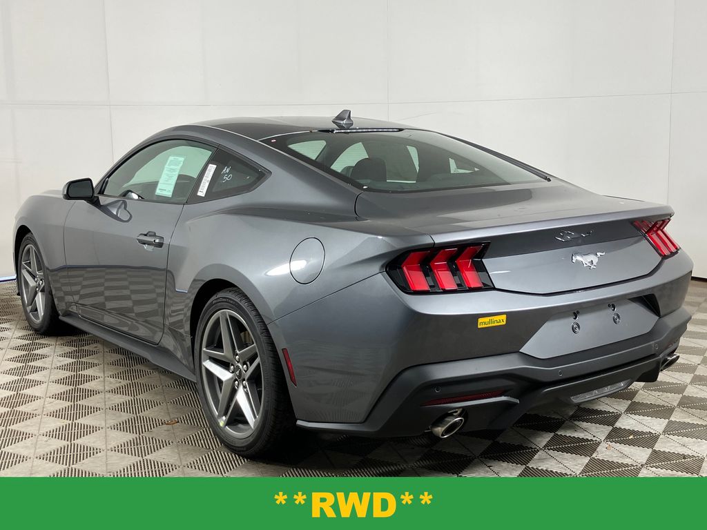 2025 Ford Mustang EcoBoost photo 7