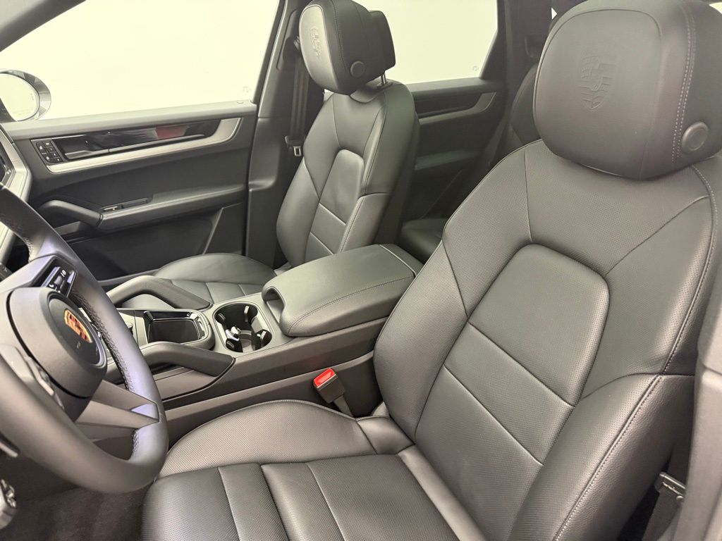 Thumbnail: 2025 Porsche Cayenne - 5