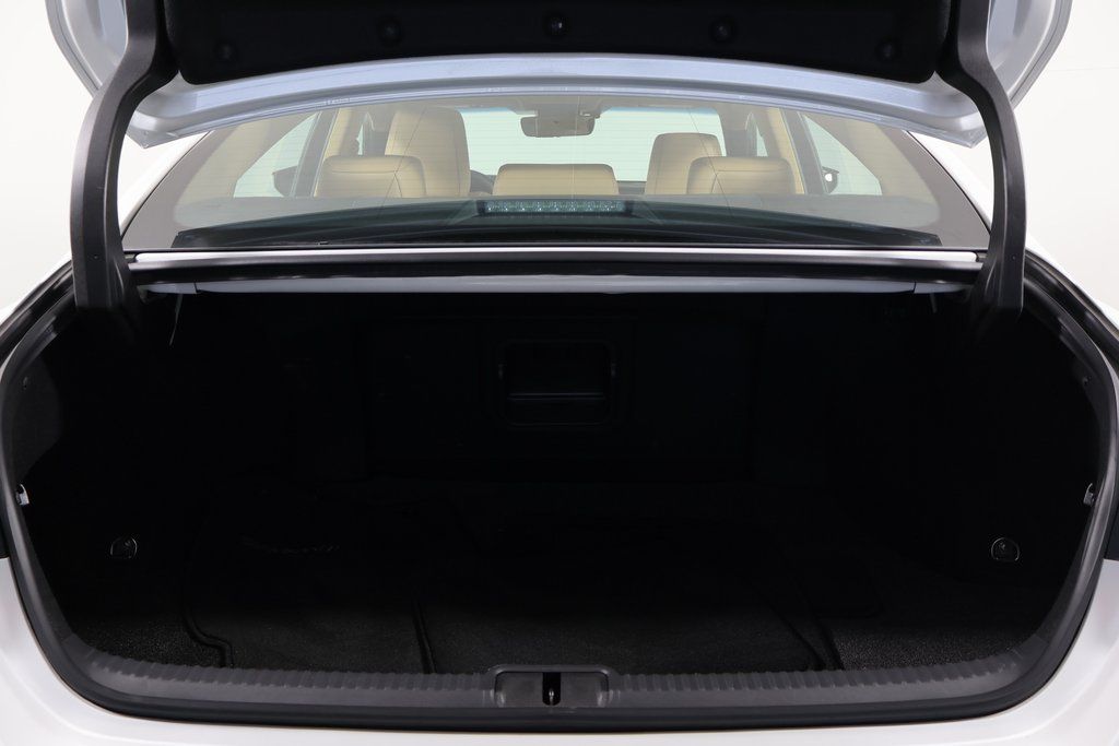 Thumbnail: 2022 Lexus ES - 14