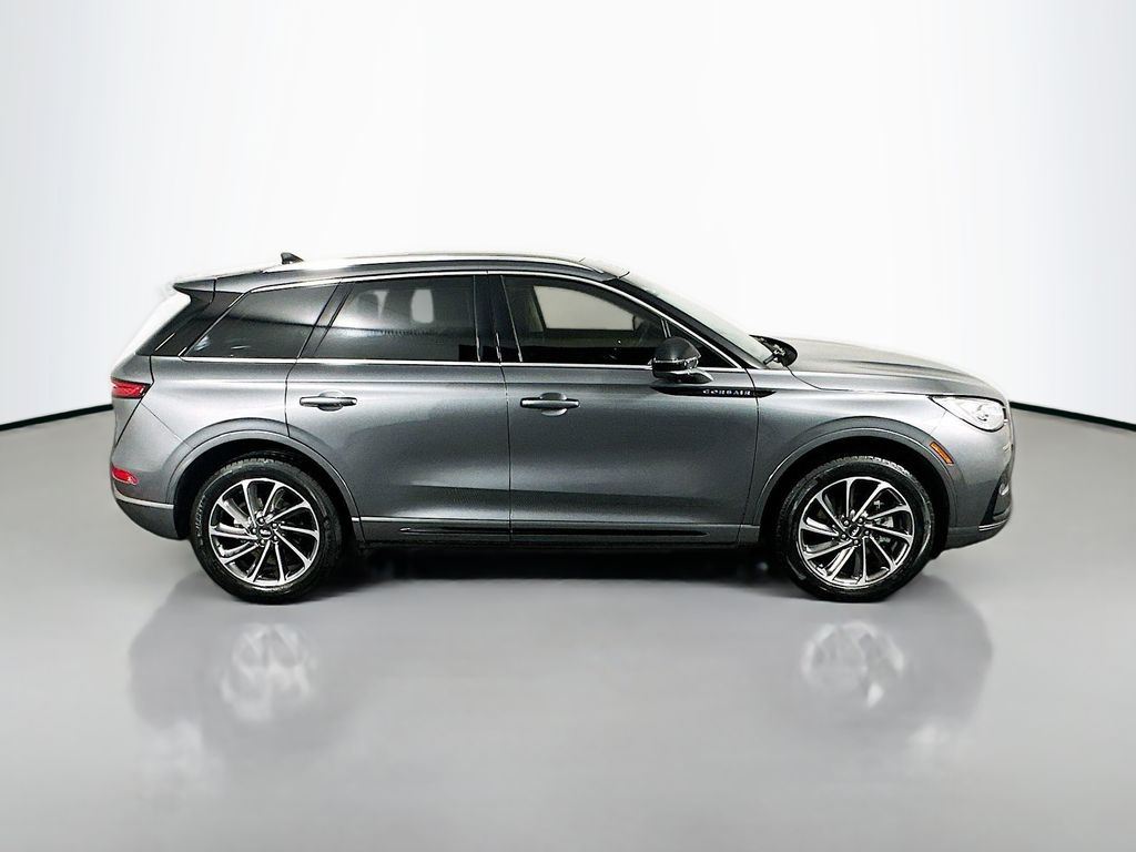 Used 2023 Gray Lincoln Grand Touring image 8