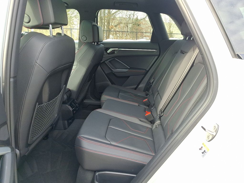 Thumbnail: 2025 Audi Q3 - 10