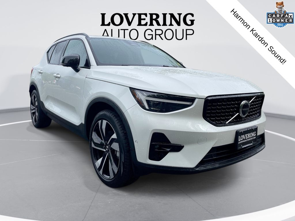Crystal White 2023 Volvo XC40 SUV / Crossover All-Wheel Drive Automatic