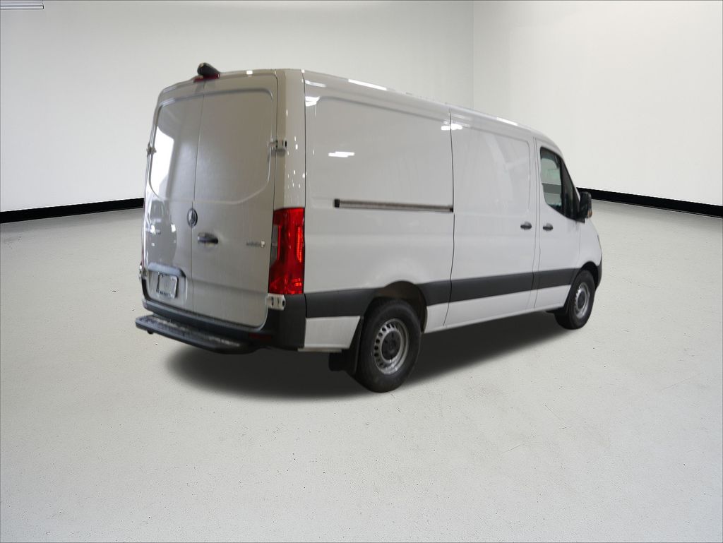 Thumbnail: 2026 Mercedes-Benz Sprinter - 4