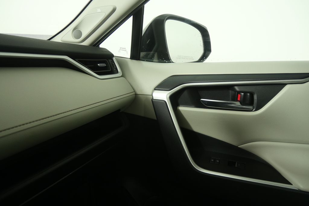 Thumbnail: 2023 Toyota RAV4 - 30