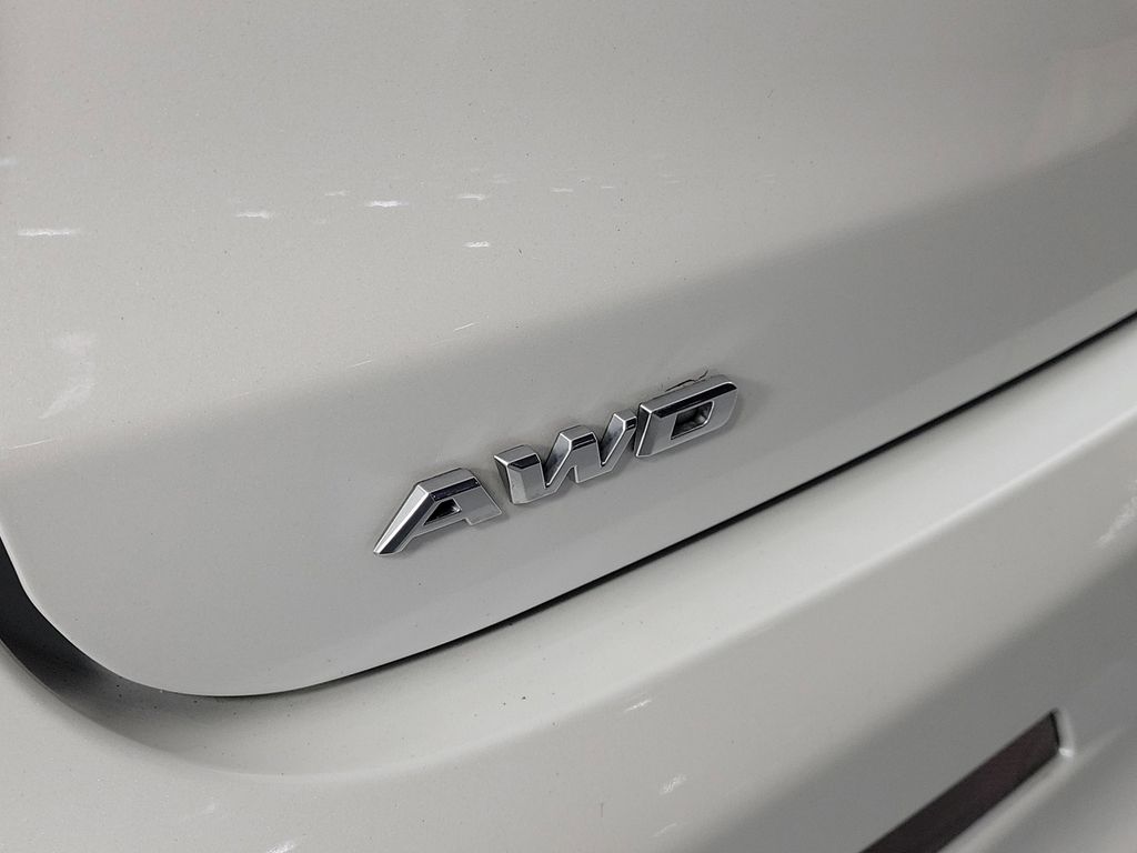 2023 Cadillac XT6 Premium Luxury White at Tom Peacock Cadillac