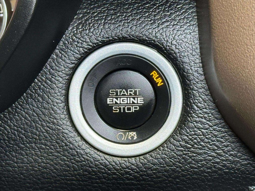 Used 2021 Patriot Blue Pearlcoat Ram Laramie image 12