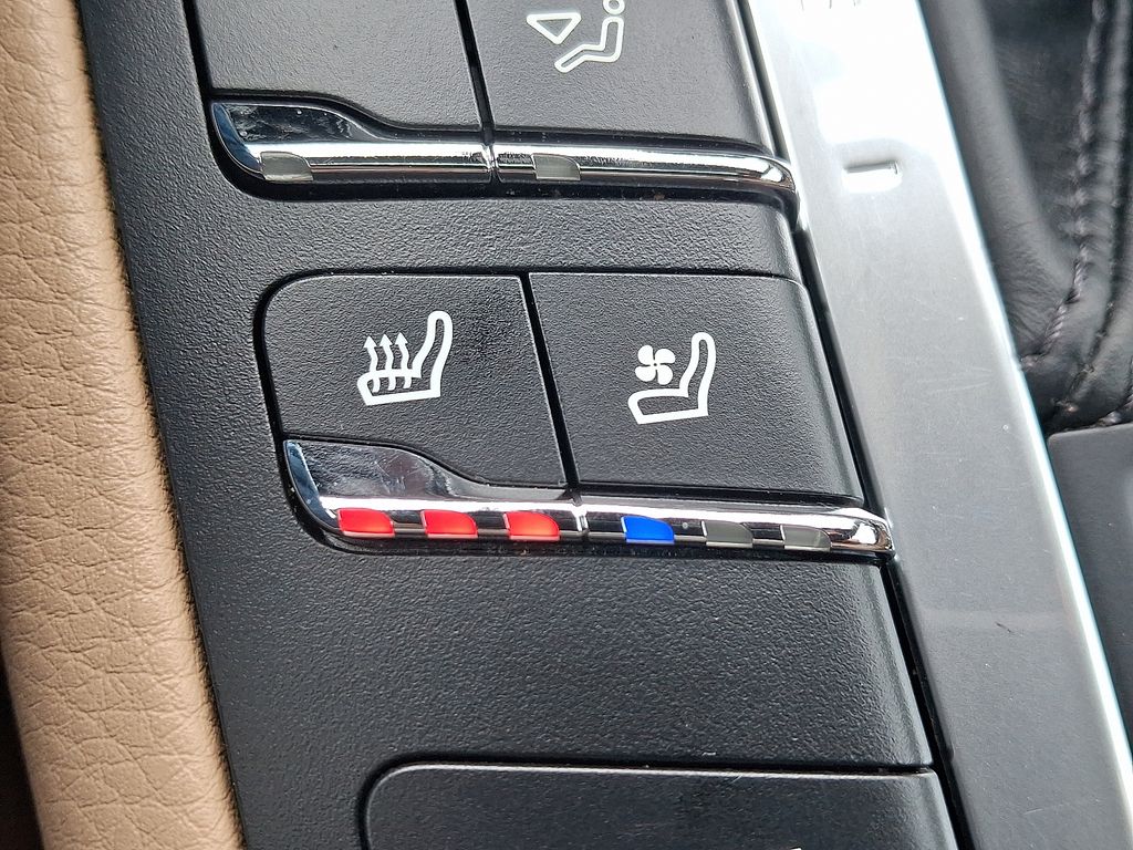 Thumbnail: 2019 Porsche Macan - 28