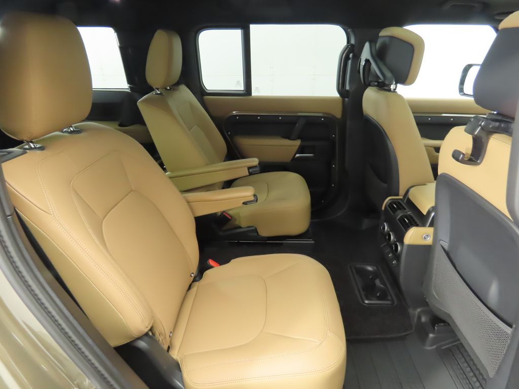 Thumbnail: 2025 Land Rover Defender - 22