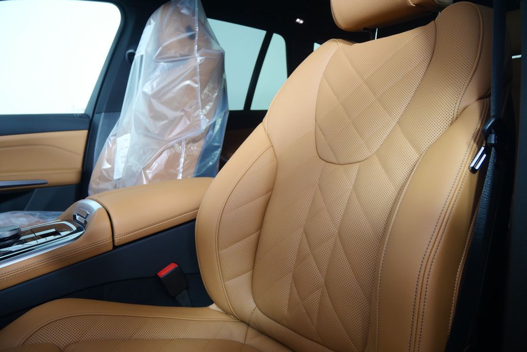 Thumbnail: 2026 BMW X5 - 11