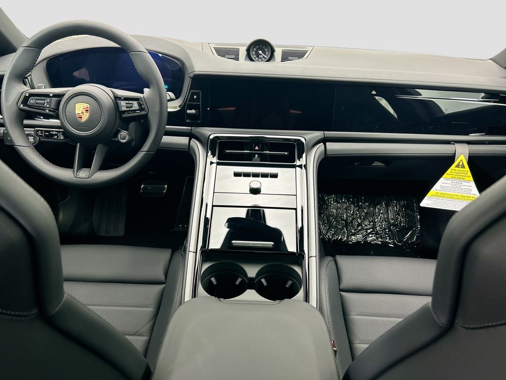 Thumbnail: 2026 Porsche Panamera - 16