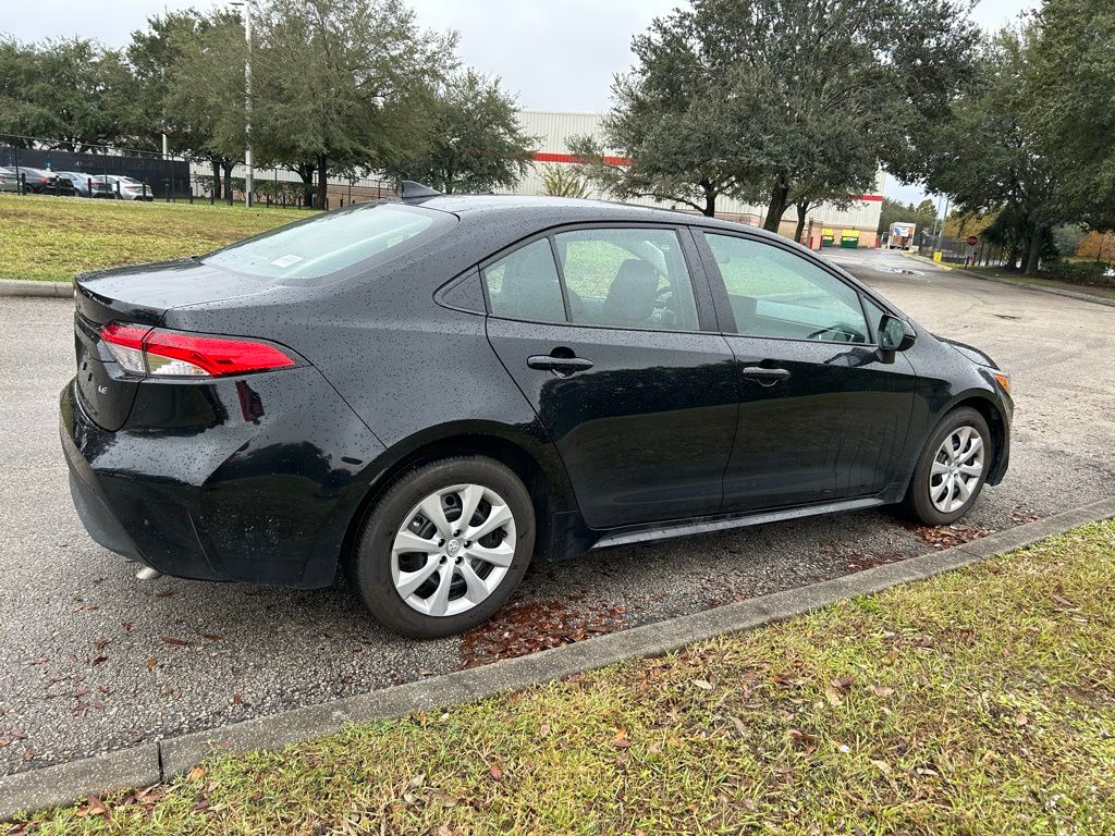 Thumbnail: 2025 Toyota Corolla - 4