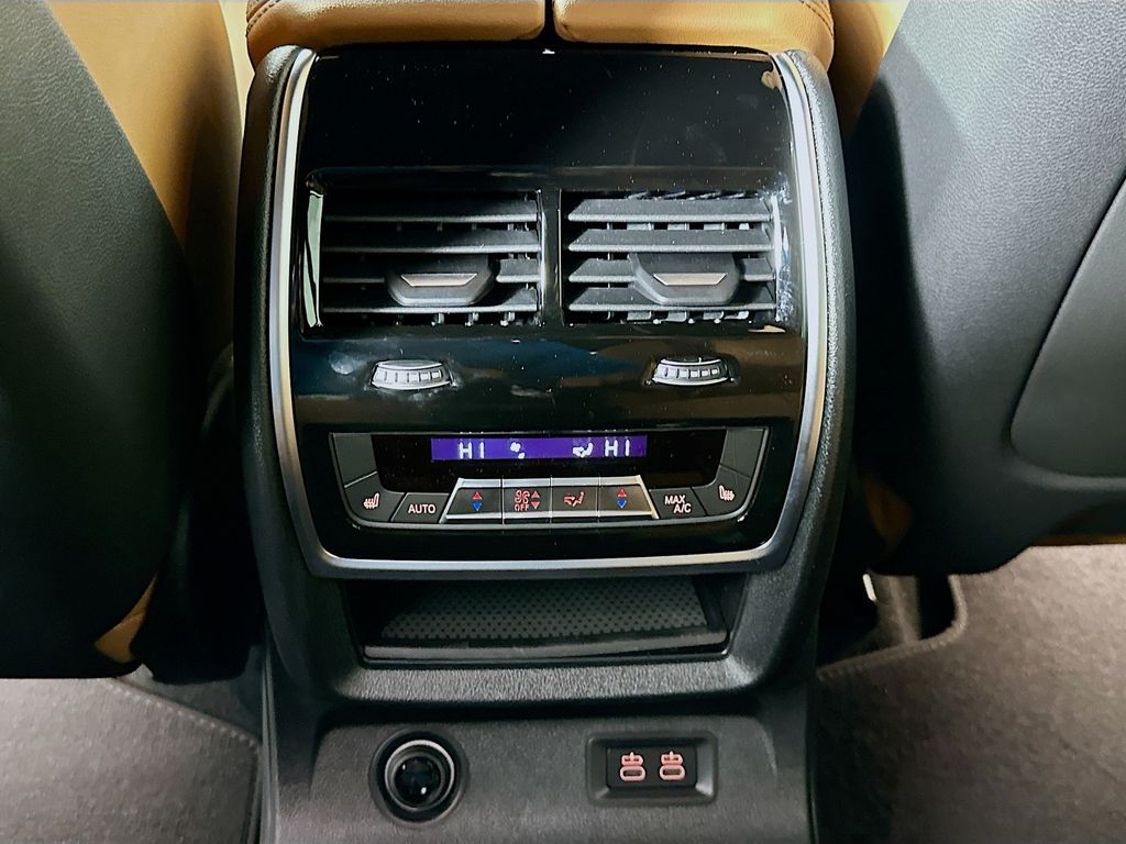 Thumbnail: 2026 BMW X7 - 18