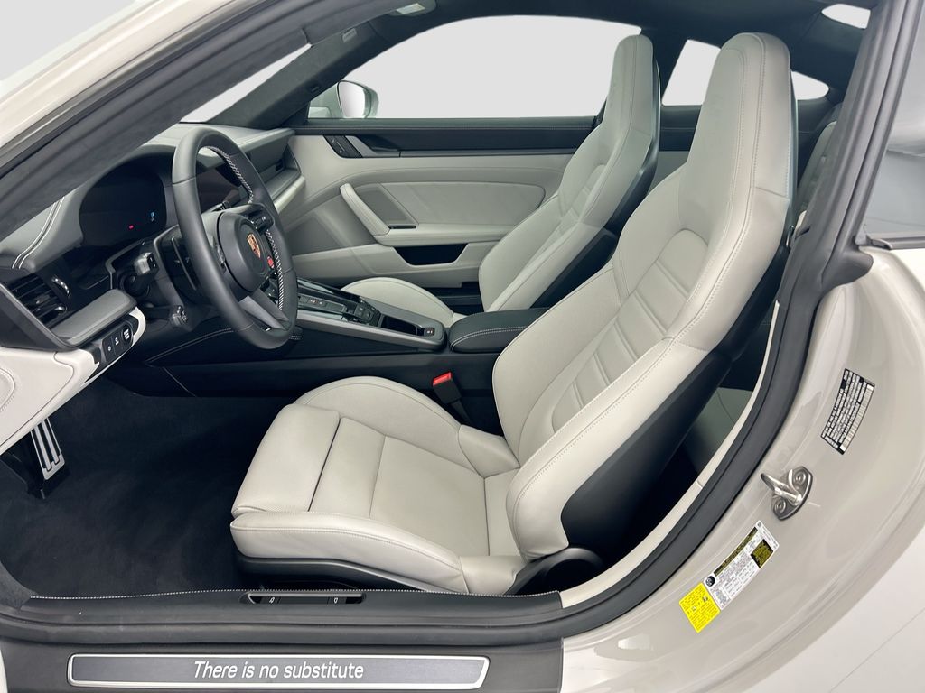 Thumbnail: 2026 Porsche 911 - 18