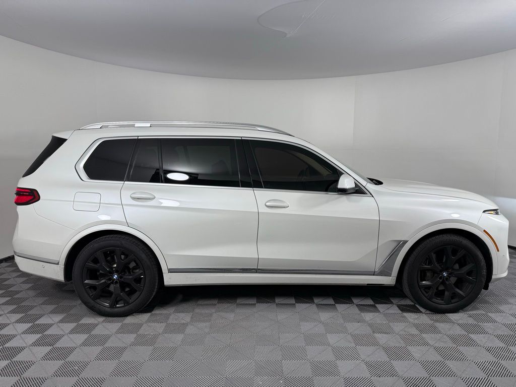Thumbnail: 2023 BMW X7 - 4