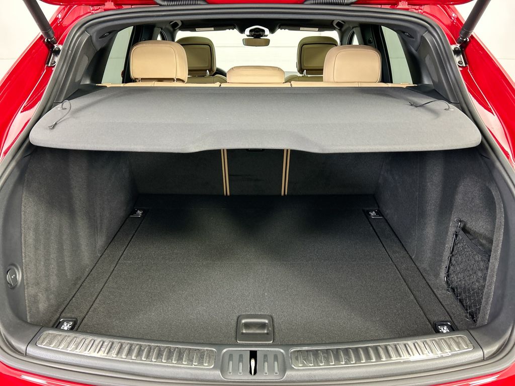 Thumbnail: 2026 Porsche Macan - 29