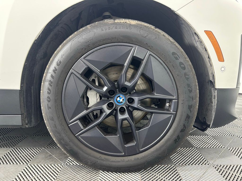 Thumbnail: 2024 BMW iX - 11