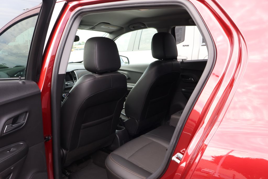 Thumbnail: 2022 Chevrolet Trax - 32
