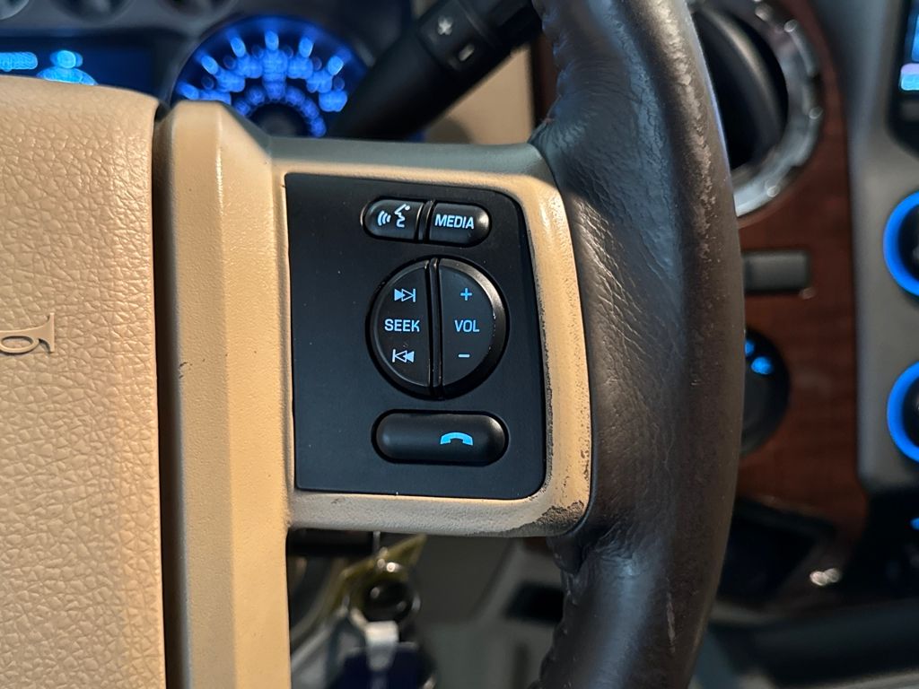 Used 2015  Ford Lariat image 23