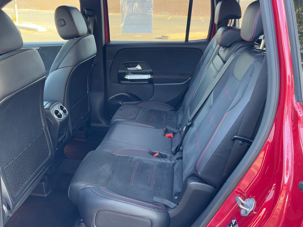 Thumbnail: 2020 Mercedes-Benz GLB - 26