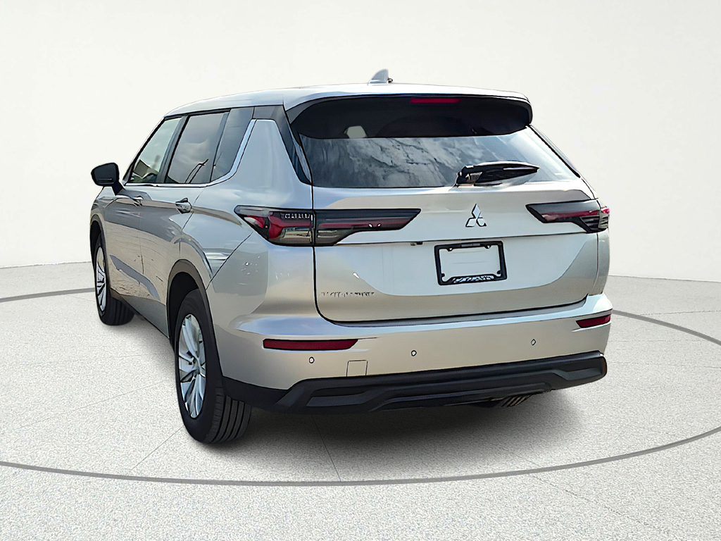 2026 Mitsubishi Outlander ES - 4