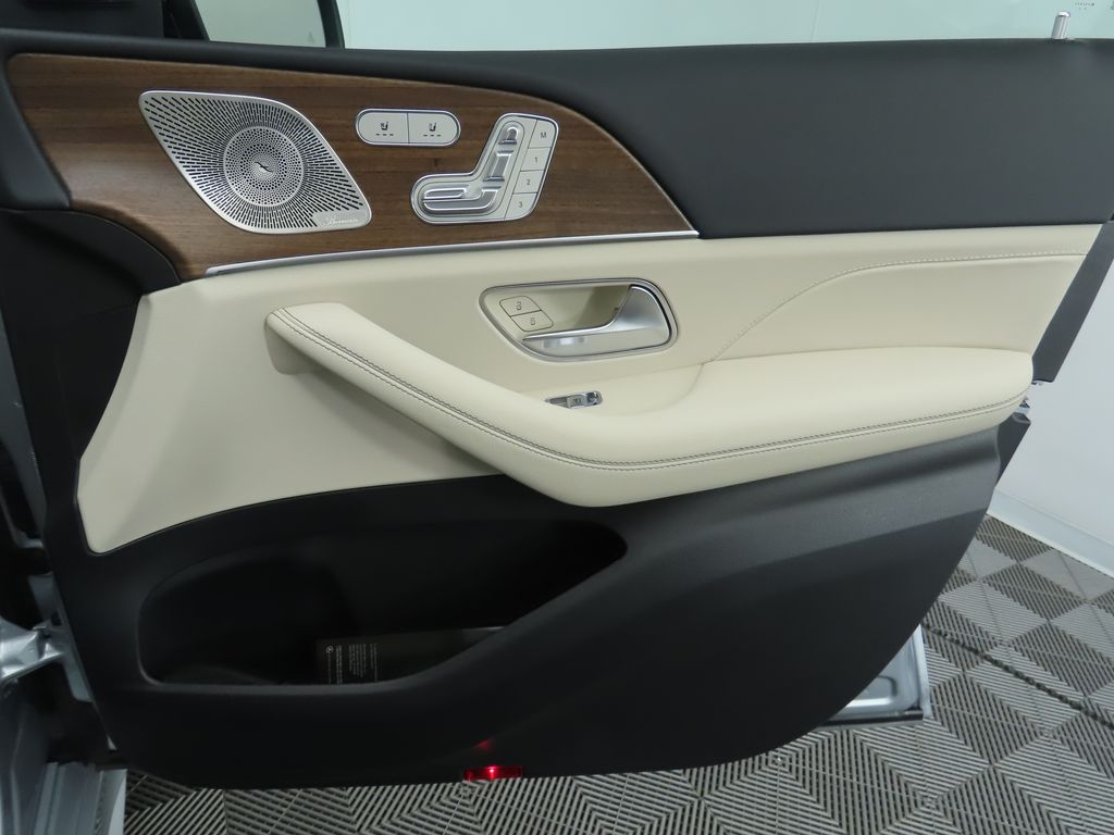 Thumbnail: 2026 Mercedes-Benz GLE - 27