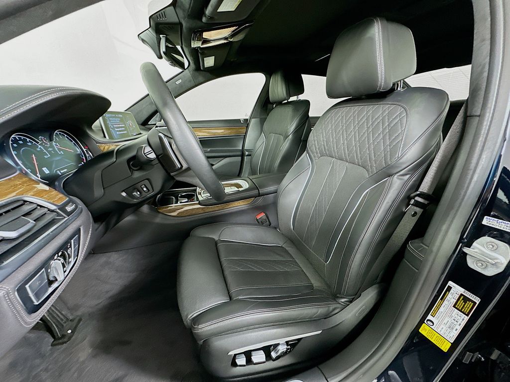 Thumbnail: 2016 BMW 7 Series - 21