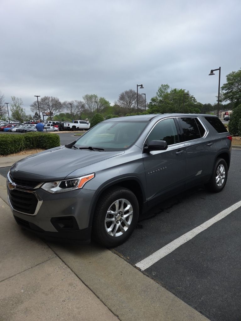 Gray (Satin Steel Metallic) 2019 Chevrolet Traverse LS FWD SUV / Crossover Front-Wheel Drive 9-Speed Automatic