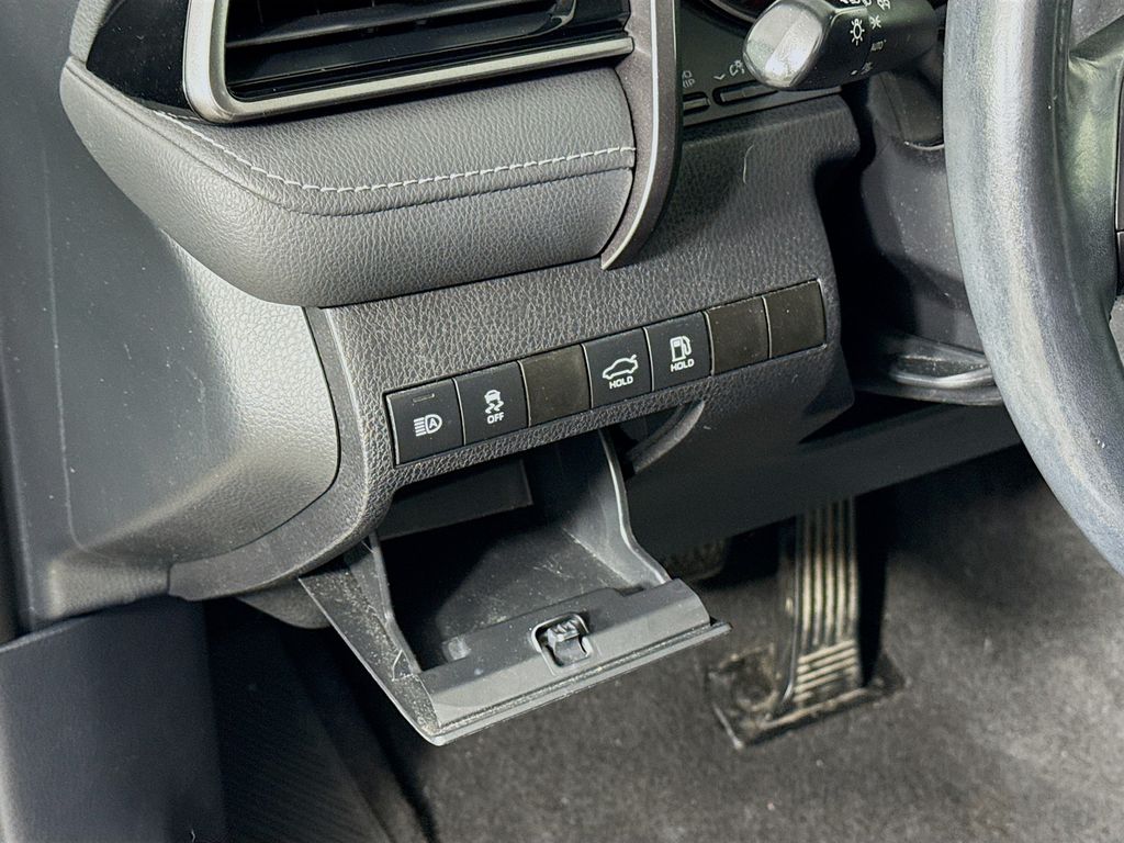 Thumbnail: 2021 Toyota Camry - 10