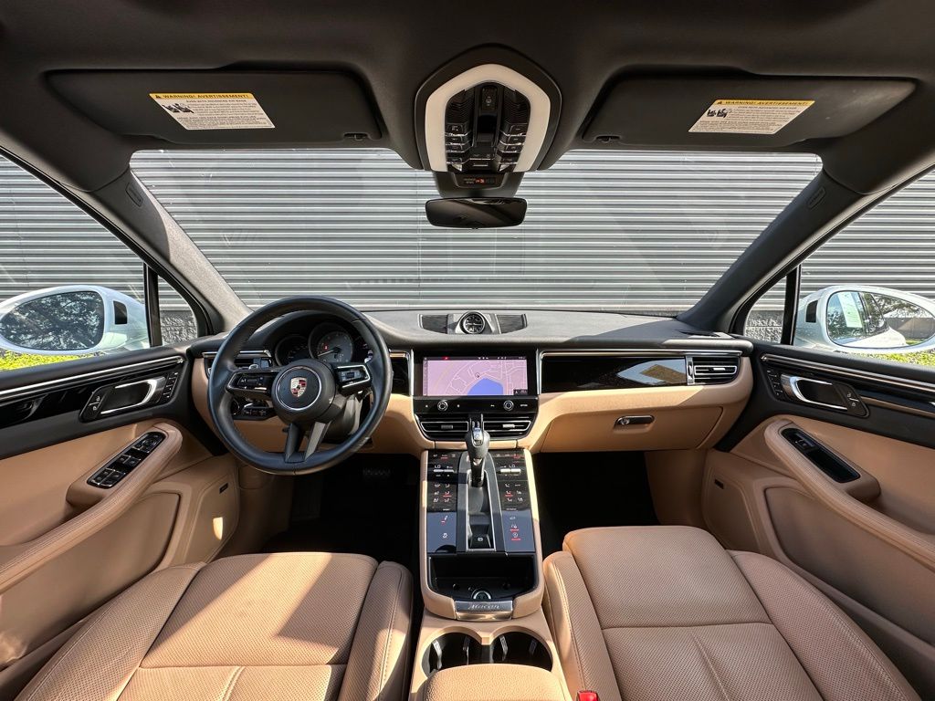 Thumbnail: 2024 Porsche Macan - 31