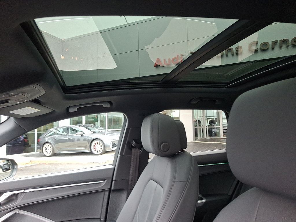 Thumbnail: 2020 Audi Q3 - 14