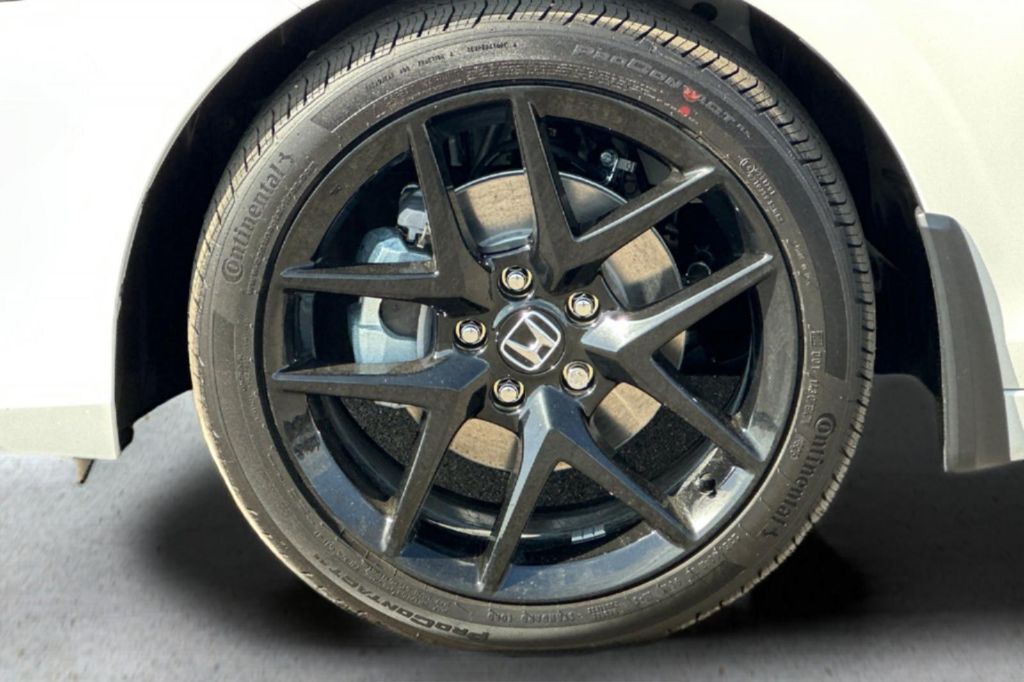 Used 2026 Platinum White Pearl Honda Sport image 29