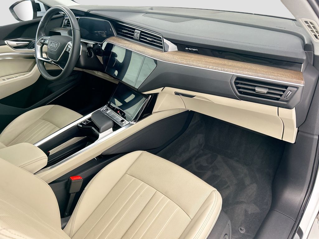 Thumbnail: 2024 Audi Q8 e-tron - 16