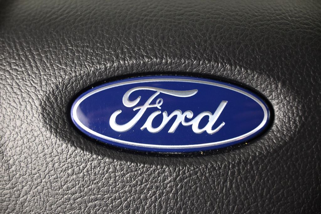 Used 2024 Silver Ford SE image 35