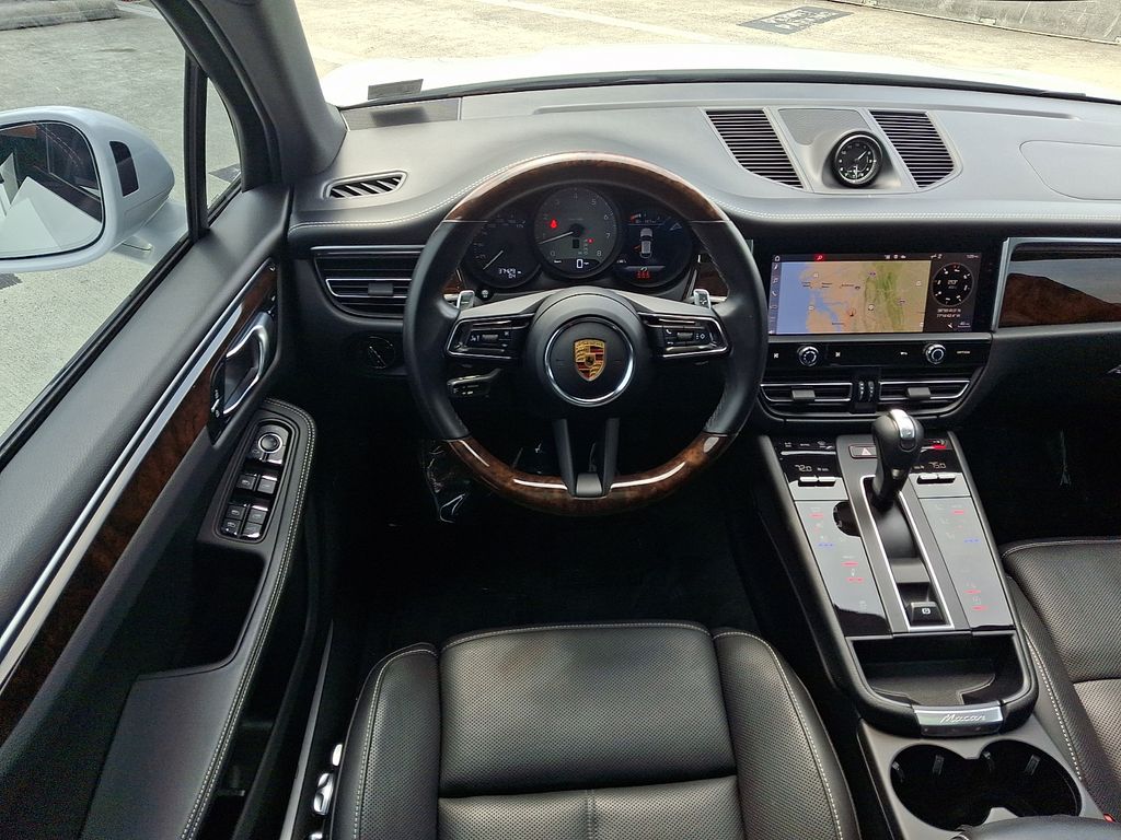 Thumbnail: 2022 Porsche Macan - 14