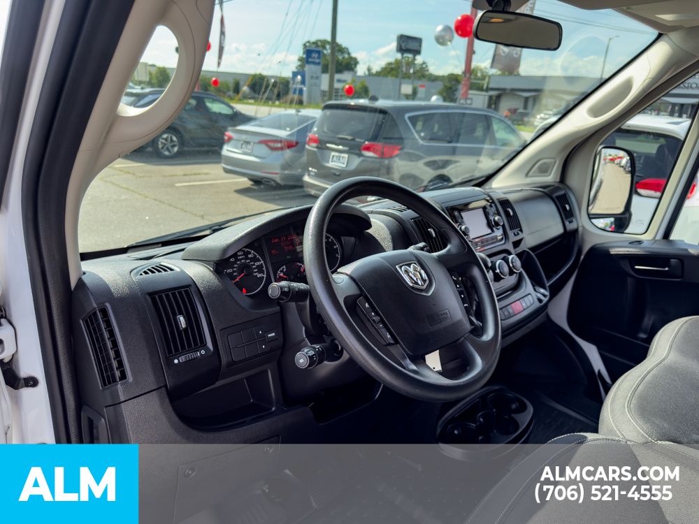 Used 2021 White Ram Base image 9