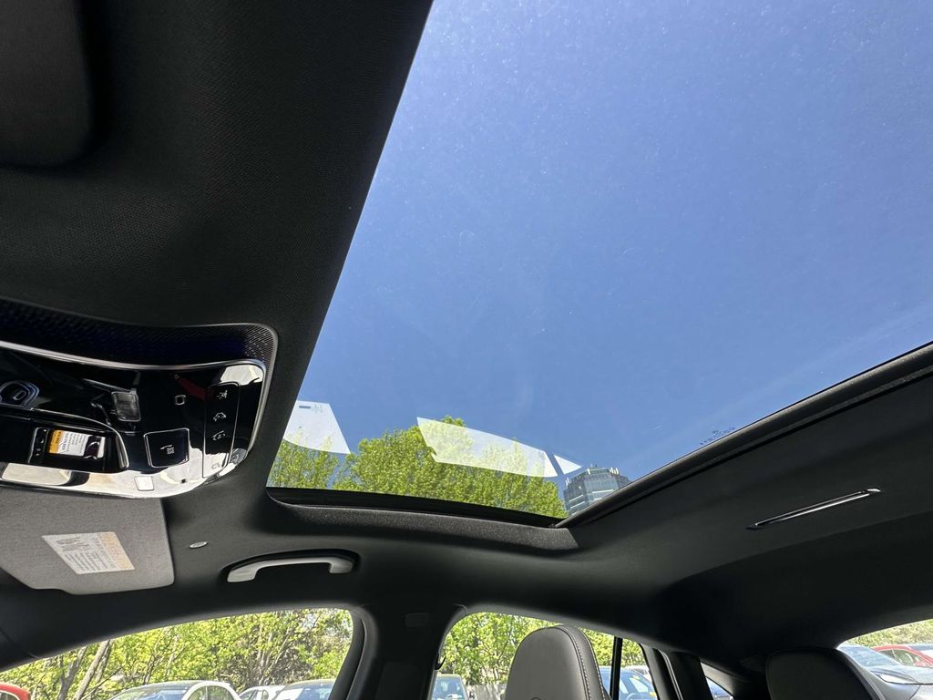 2025 Mercedes-Benz GLC 63 AMG 11