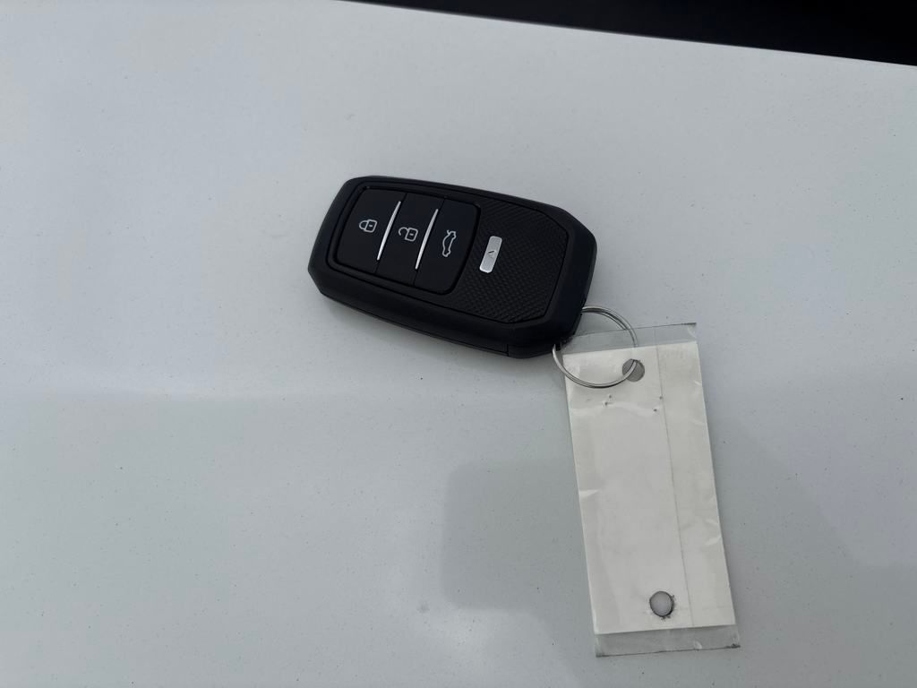 2010 Super White Toyota Prius II FWD Hatchback