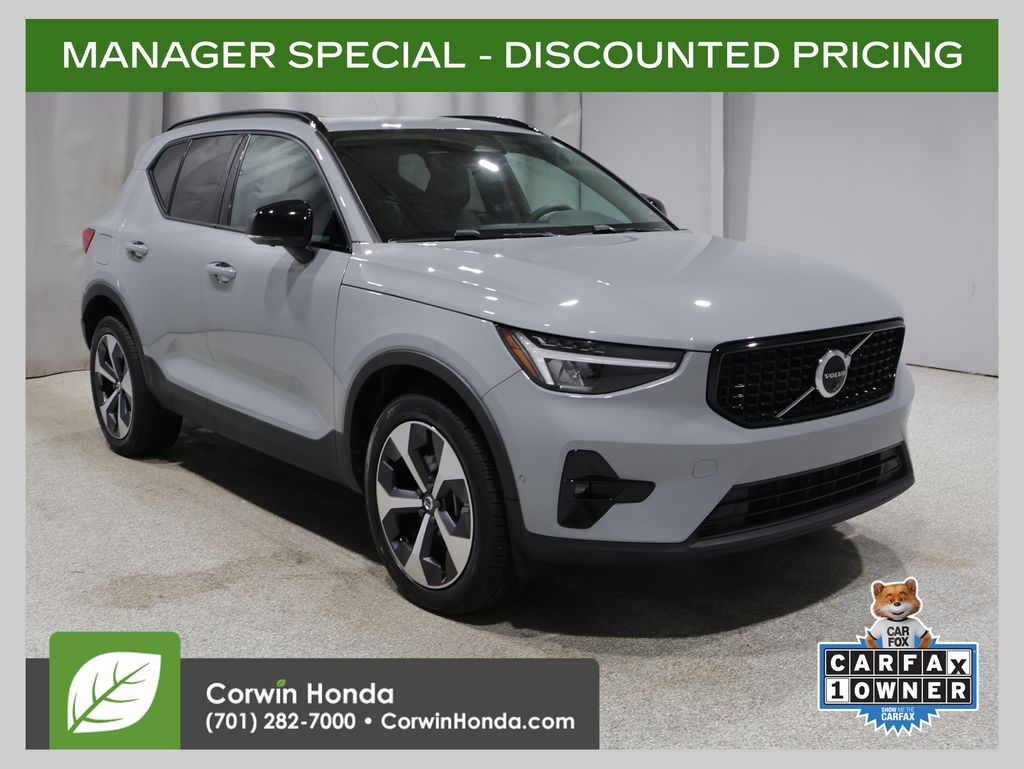 Vapor Gray Metallic 2024 Volvo XC40 SUV / Crossover All-Wheel Drive Automatic
