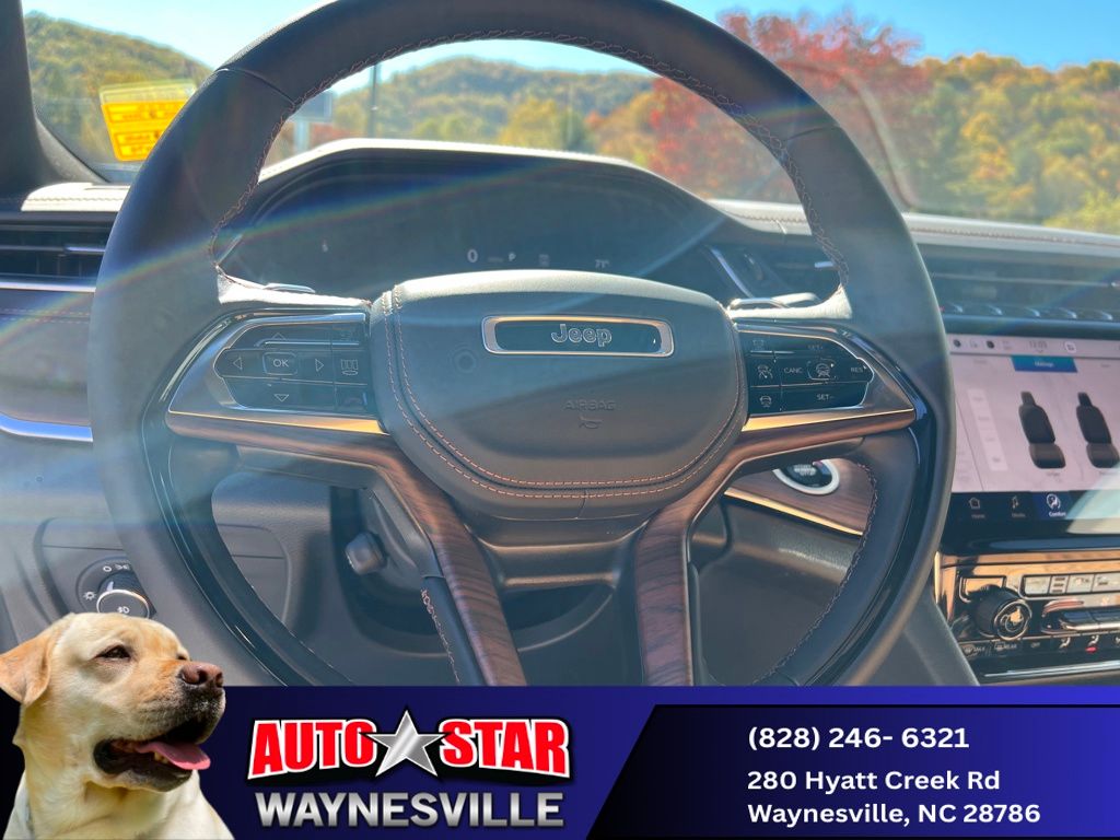 new 2025 Jeep Grand Cherokee car, priced at $57,990