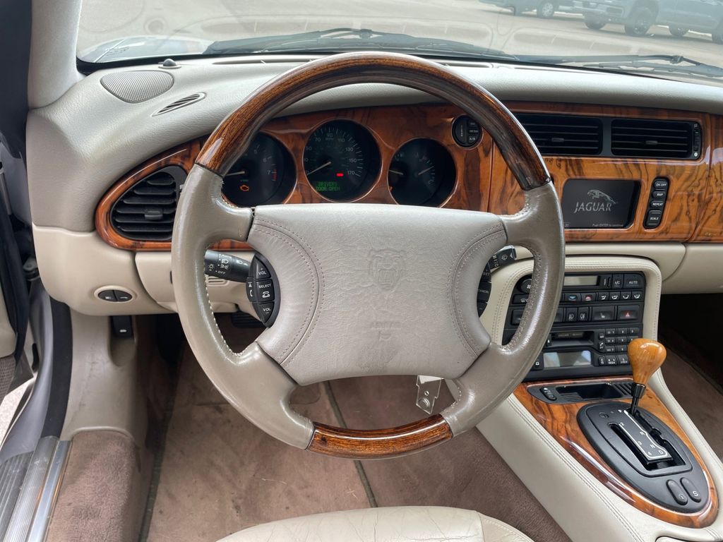 2000 Jaguar XK XK8 11