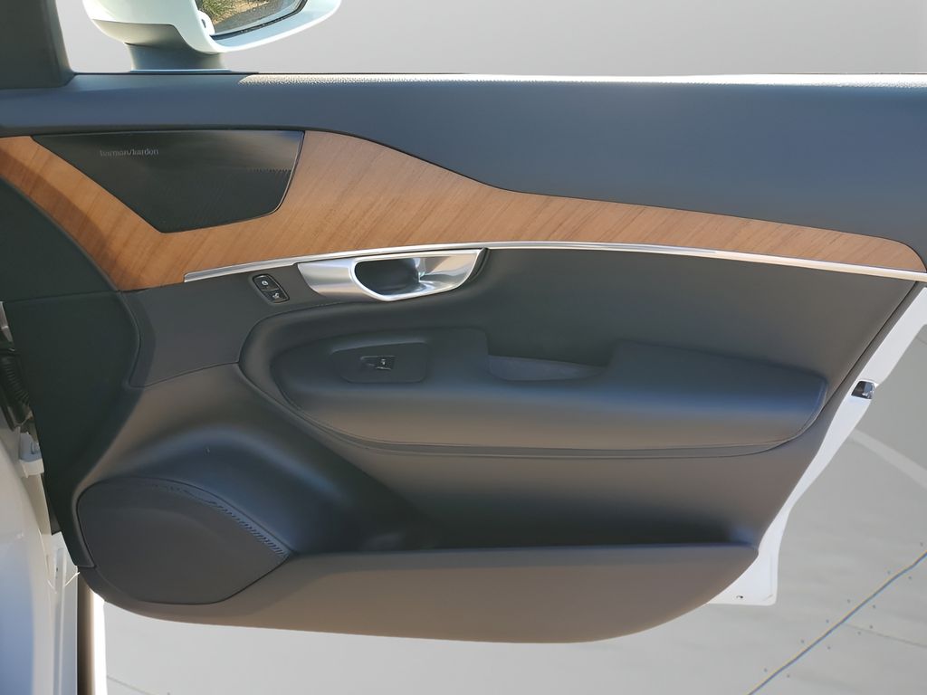 Used Car 2024 Volvo Xc90  B6 Plus Bright Theme 6-seater For Sale Under $40,000 In Austin, Texas