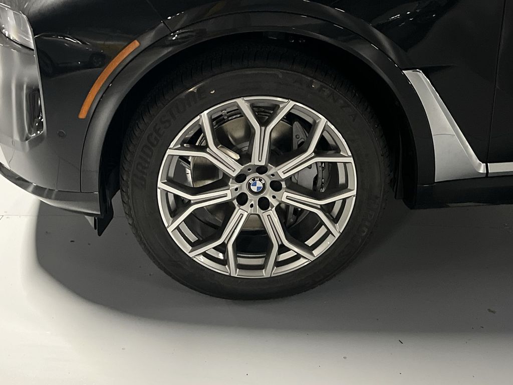 Thumbnail: 2026 BMW X7 - 10