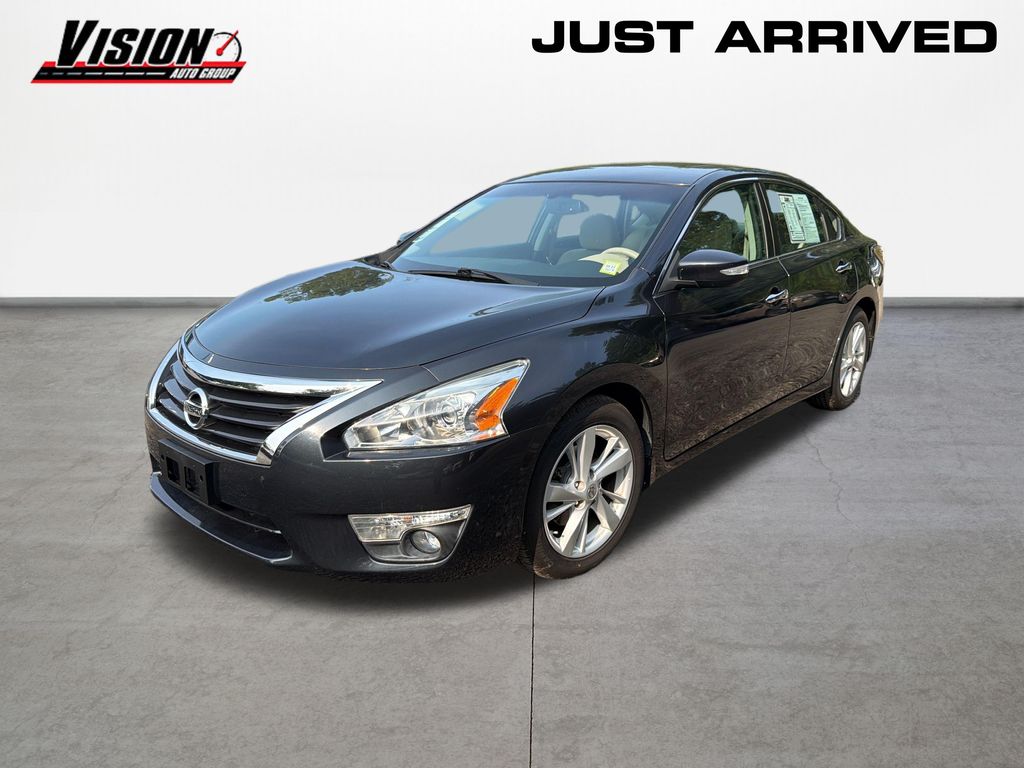 Storm 2015 Nissan Altima Sedan Front-Wheel Drive Continuously Variable Transmission