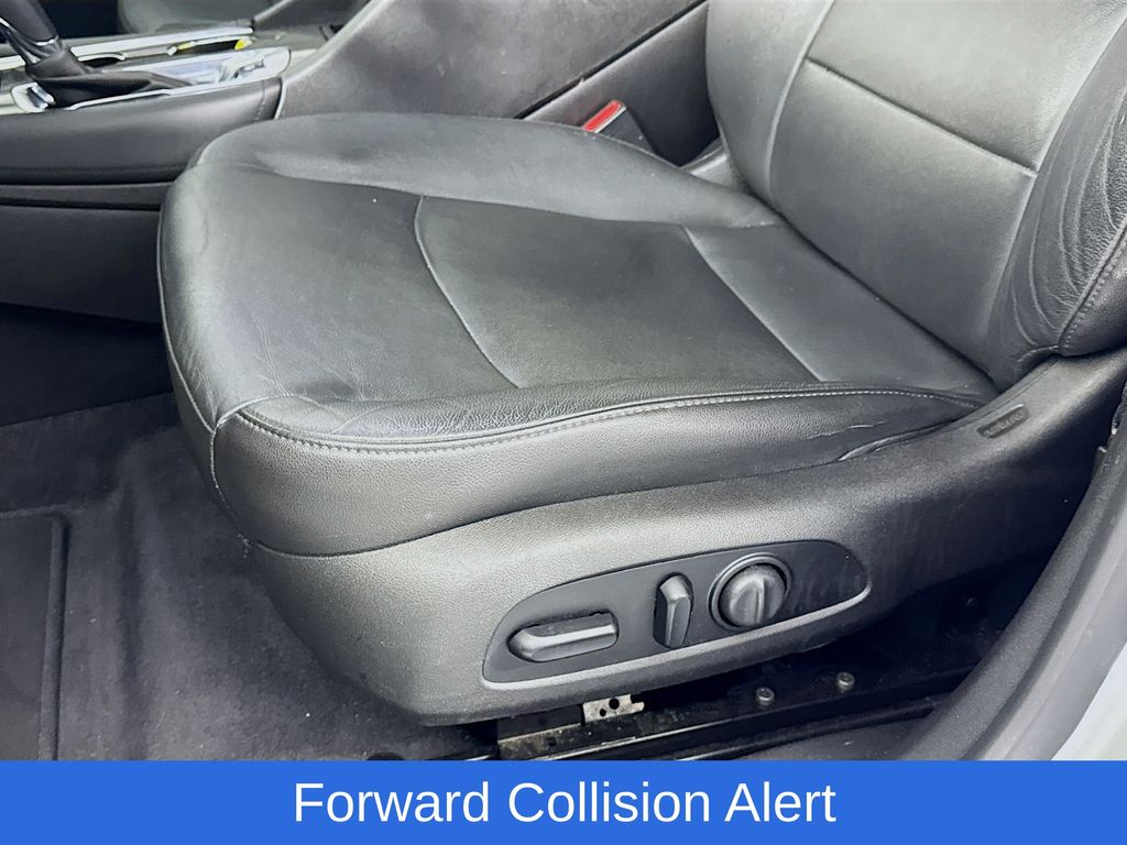 Used Car 2019 Chevrolet Malibu  Hybrid For Sale Under $15,000 In Austin, Texas